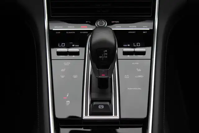 Porsche Panamera view 26