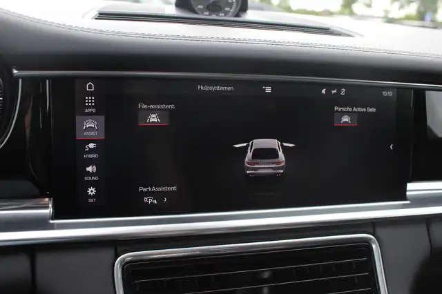 Porsche Panamera view 25