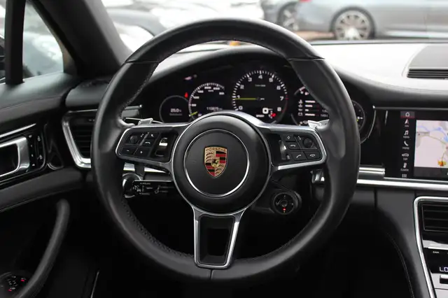 Porsche Panamera view 17