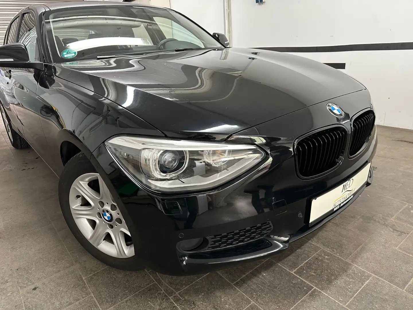 BMW 116 Baureihe 1 Lim. 5-trg. 116 i Negro - 1