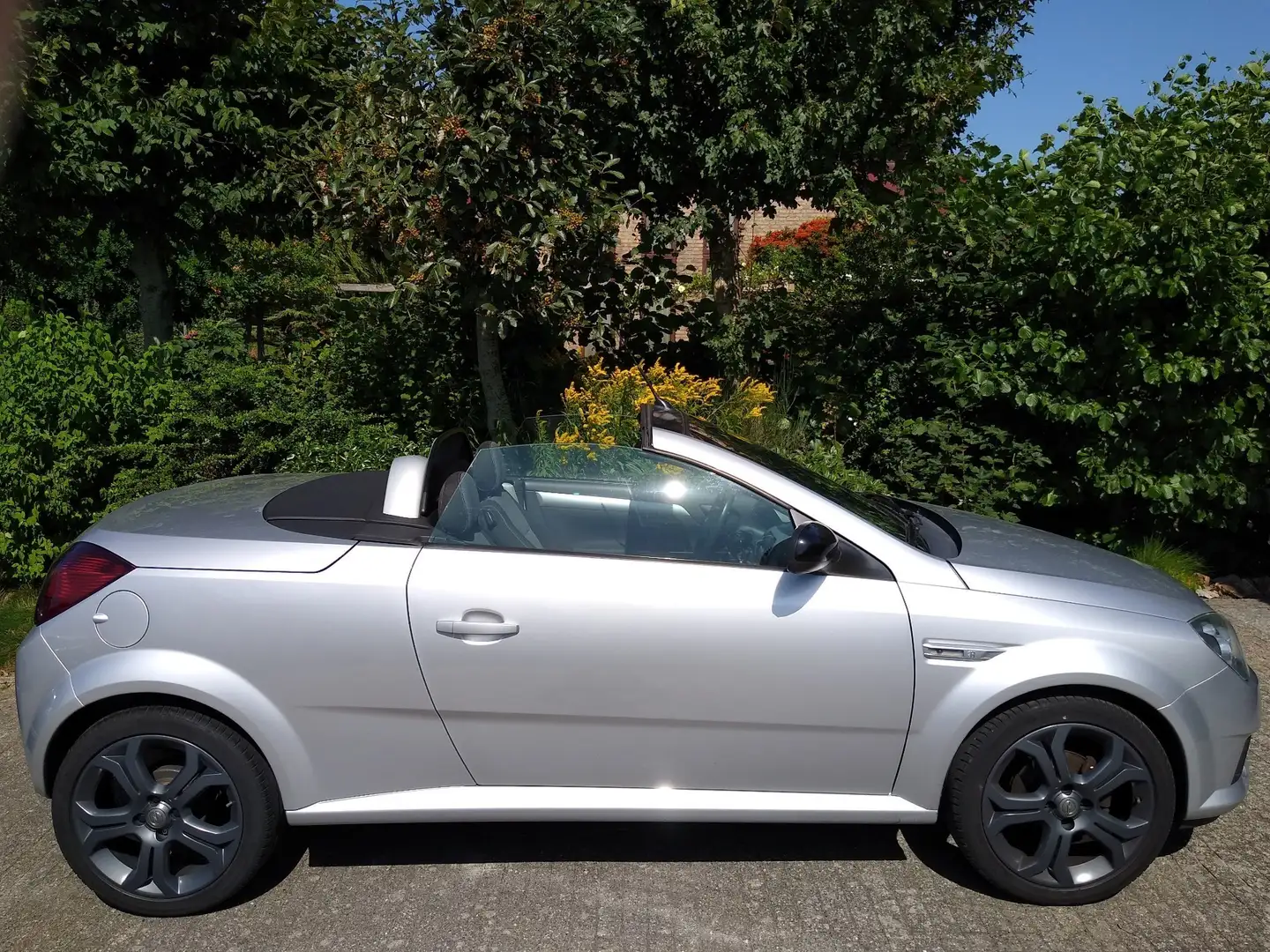 Opel Tigra TwinTop 1.4i Sport Cabriolet - Unieke uitvoering!! Zilver - 1
