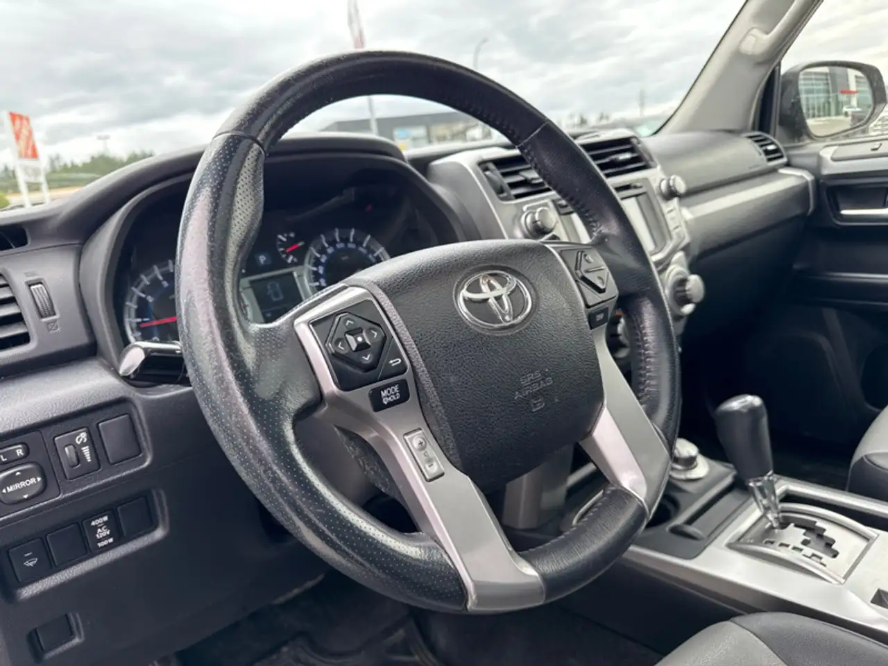 Toyota 4-Runner снимка Toyota 4-Runner