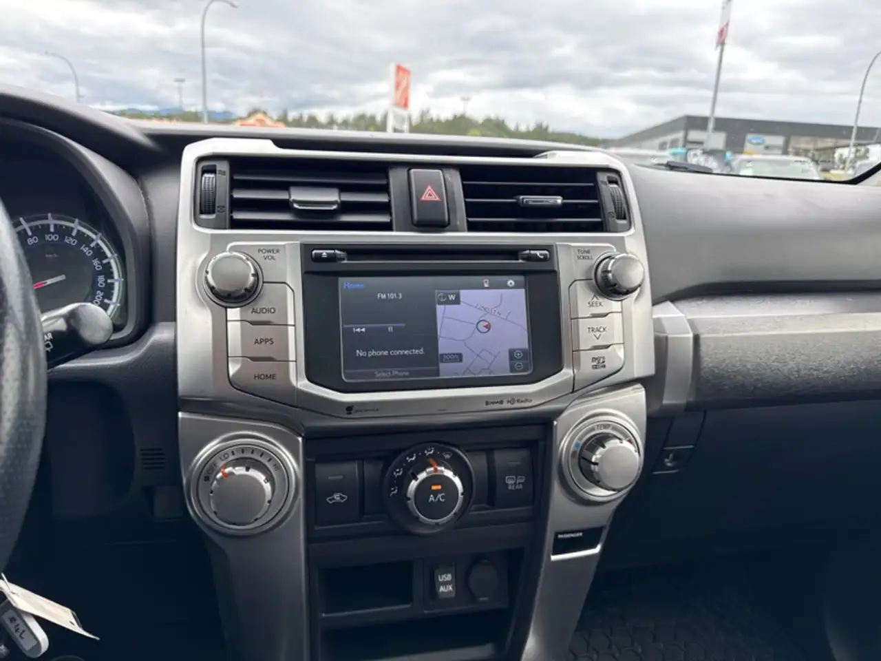 Toyota 4-Runner снимка Toyota 4-Runner