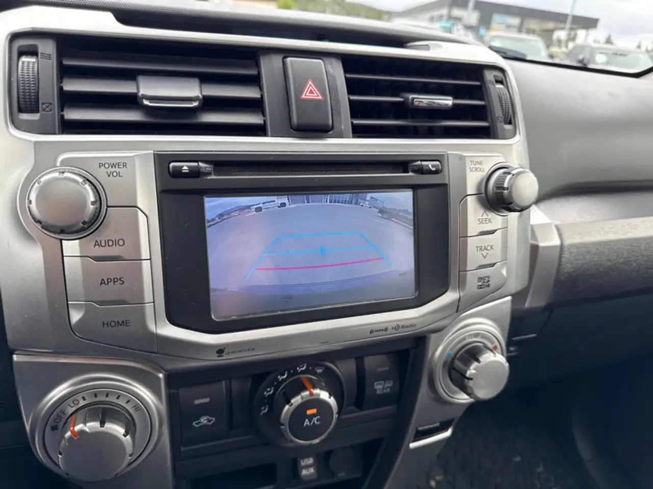 Toyota 4-Runner снимка Toyota 4-Runner