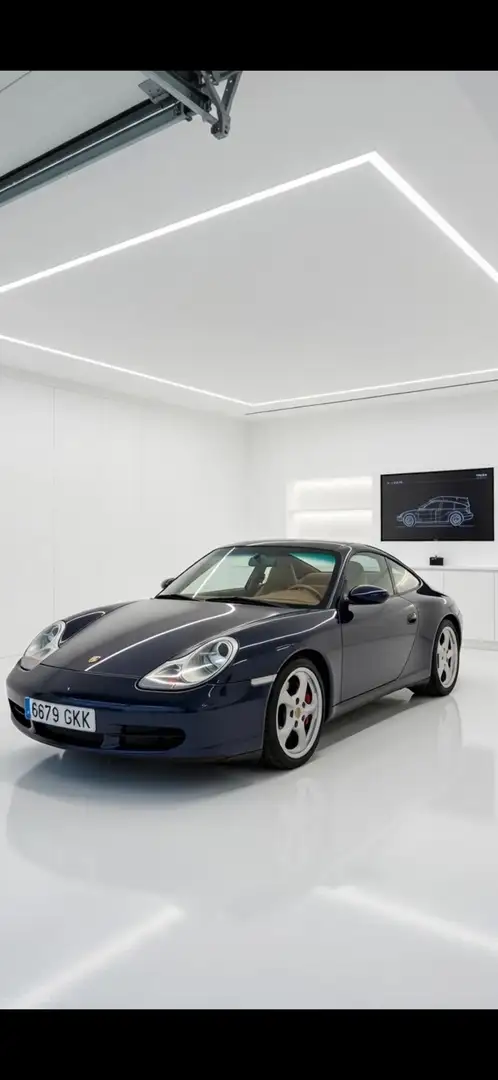 Porsche 996 Carrera 4. Manual Azul - 1