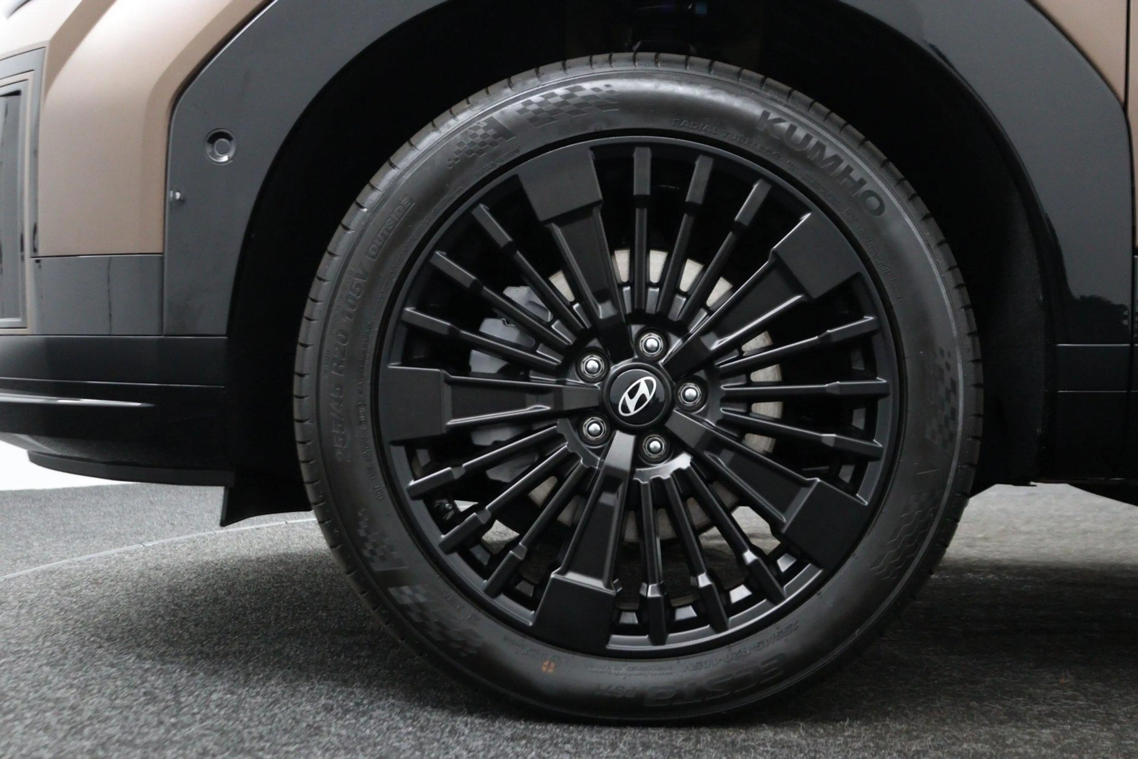 Hyundai SANTA FE 1.6 T-GDI PHEV Black Line 4WD 6p | Uit Voorraad Le — photo 9