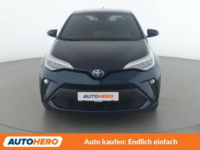 Toyota C-HR view 9
