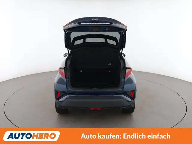 Toyota C-HR view 16
