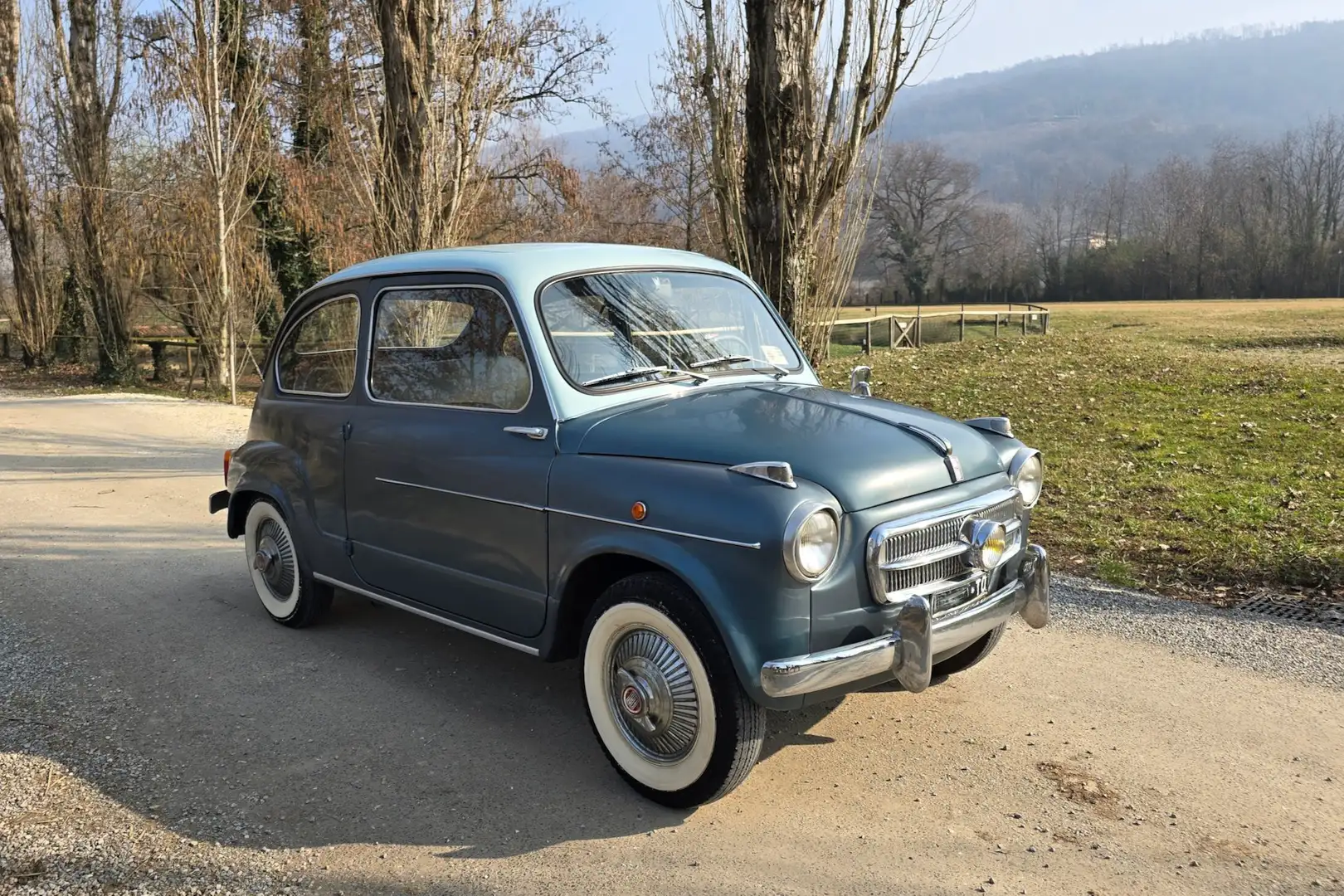 Fiat 600 PININFARINA -CONSERVATA- Bleu - 1