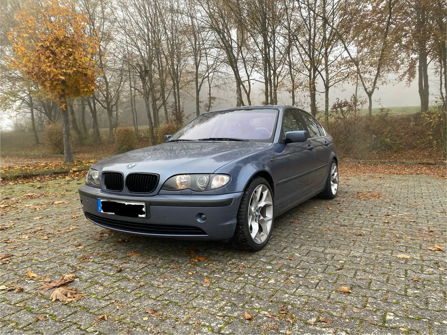 BMW 320 320i E46 - 2