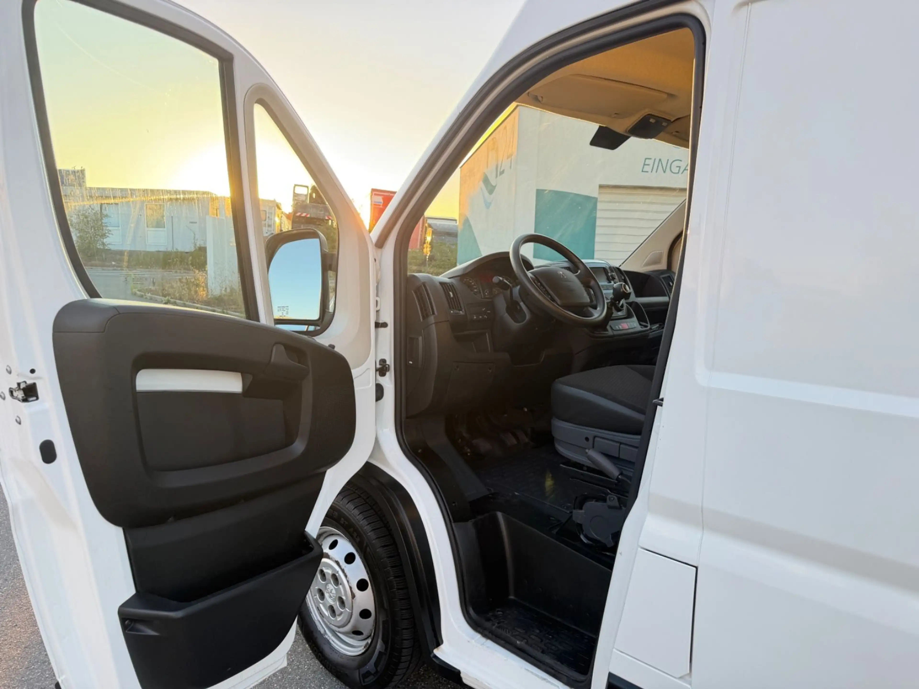 Peugeot Boxer Kasten 435 L4H3 Pro BlueHDi 165 TÜV/Neu — photo 7