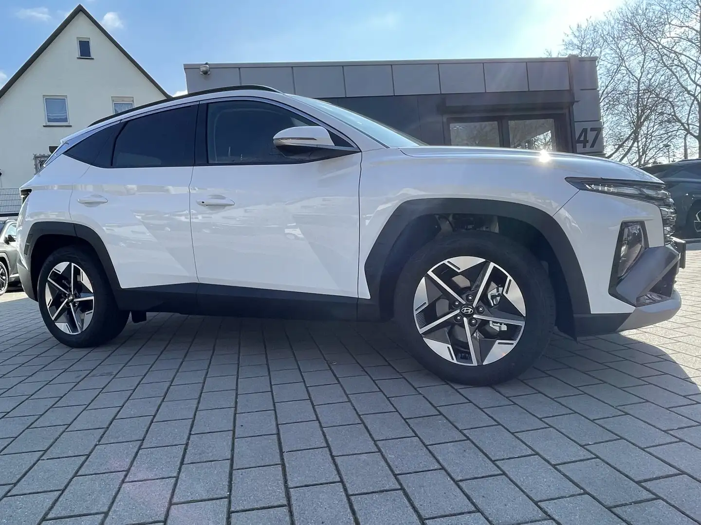 Hyundai TUCSON 1,6 T-Gdi / LED / R- Kamera/3 Zone Klima Weiß - 1