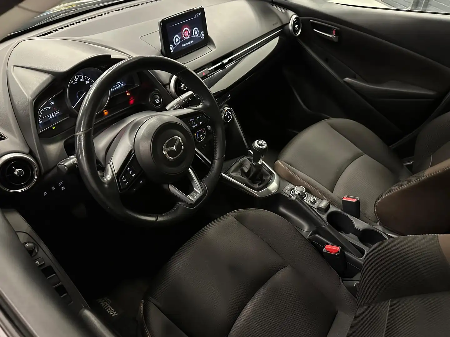 Mazda 2 1.5 Skyactiv-G Comfort / Camera / Navi / CarPlay / Zwart - 2