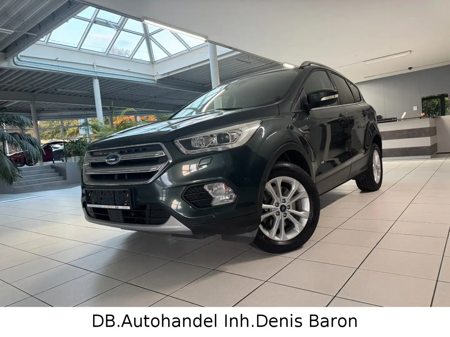Ford Kuga Titanium Leder Navi Kamera ACC LED AHK SHZ Grün - 1