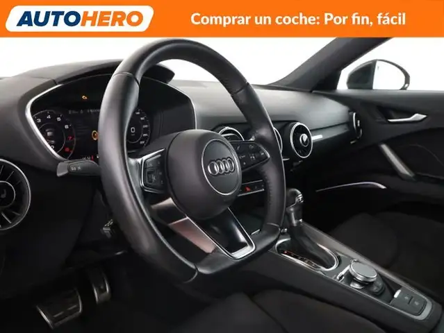 Audi TT view 12