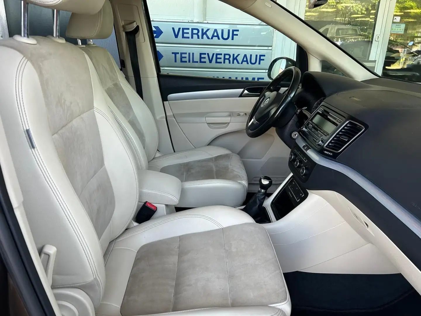 Volkswagen Sharan 1,4Ltr  16V TSI. Highline - BlueMotion T Braun - 2