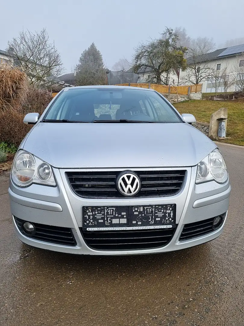Volkswagen Polo Cool Family Sparsamer 1,4 TDI Klima, 57a neu Silber - 2