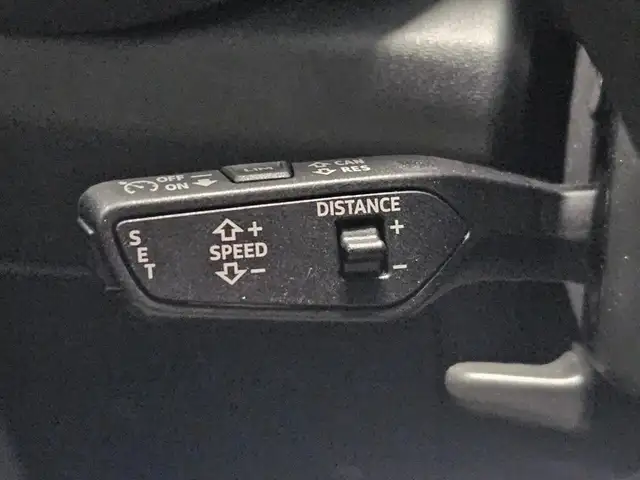 Audi Q5 view 11