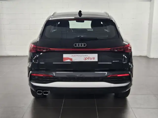 Audi Q5 view 5
