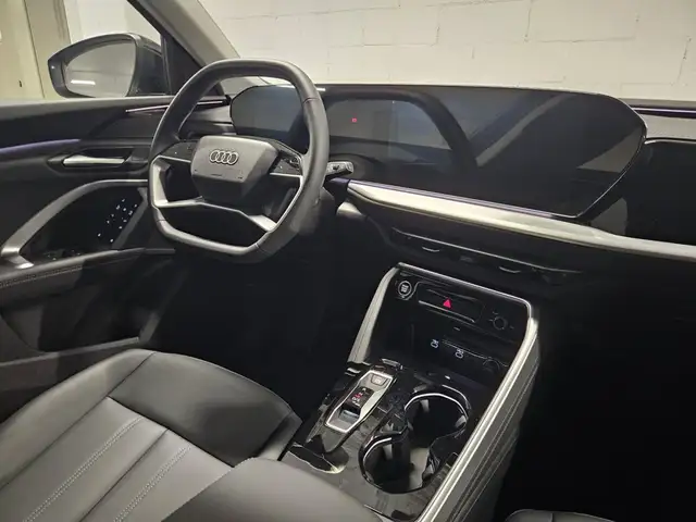 Audi Q5 view 6