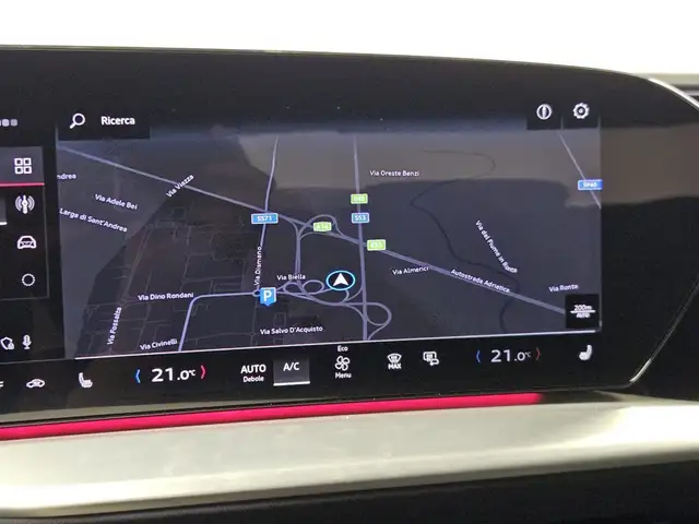 Audi Q5 view 14