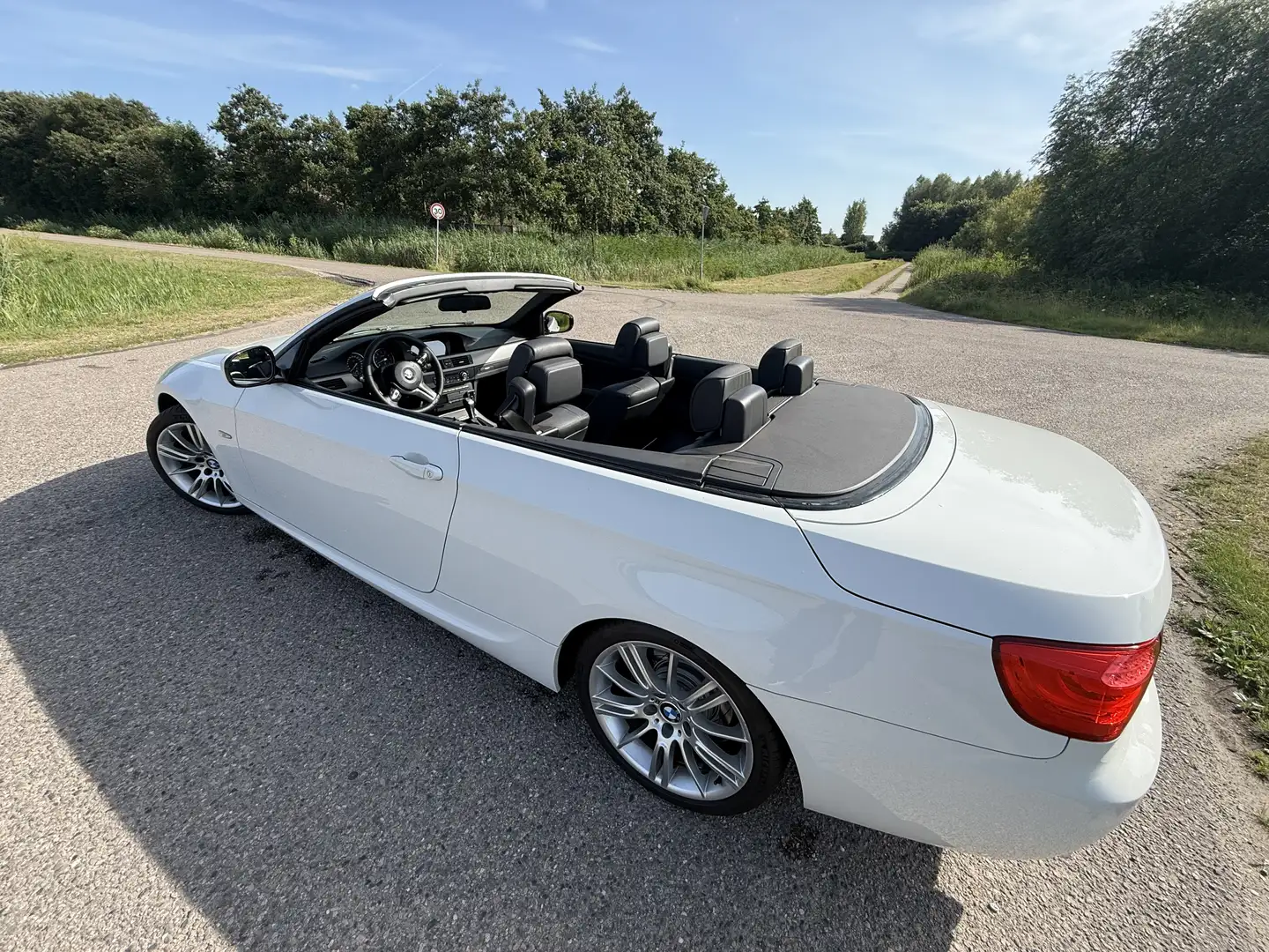 BMW 325 E93 3.0 AUT M pakket High Executive 2010 Wit - 1