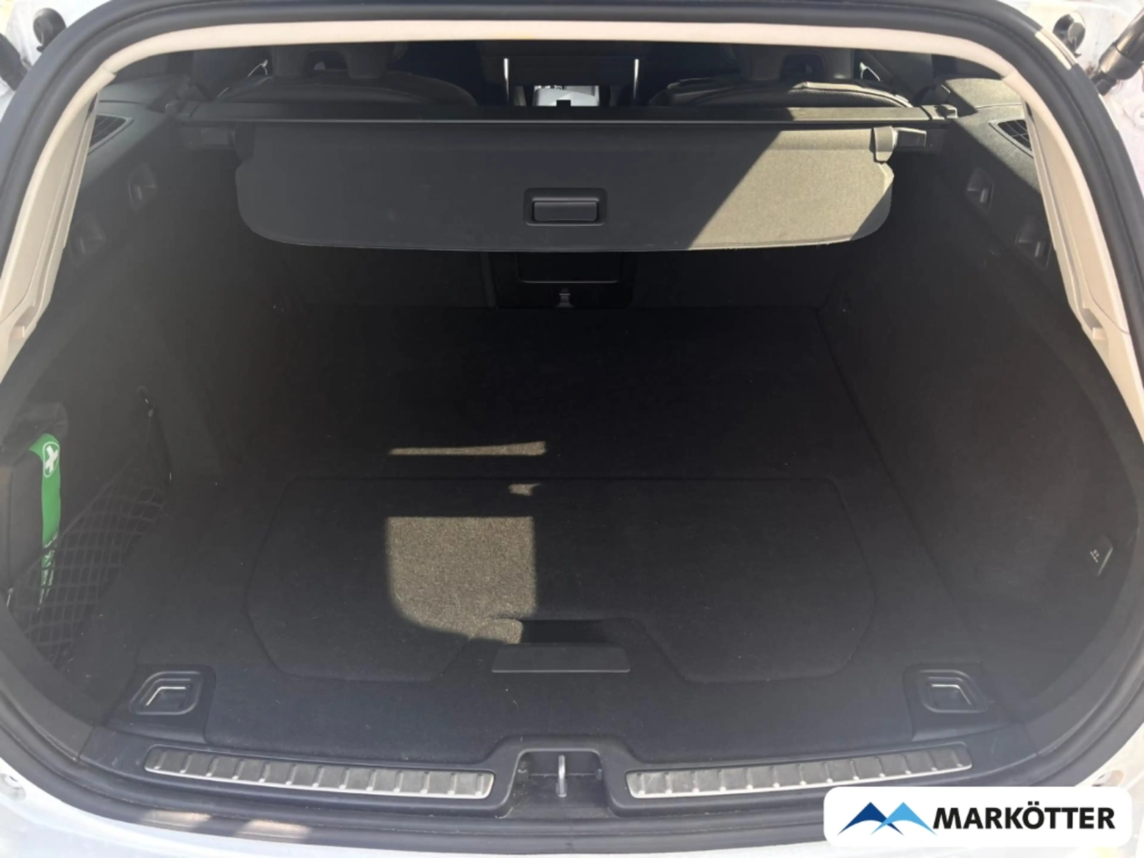 Volvo V60 Cross Country B4 AWD Plus TEMP/SHZ/LH/CAM/MEMORY/LED — photo 6