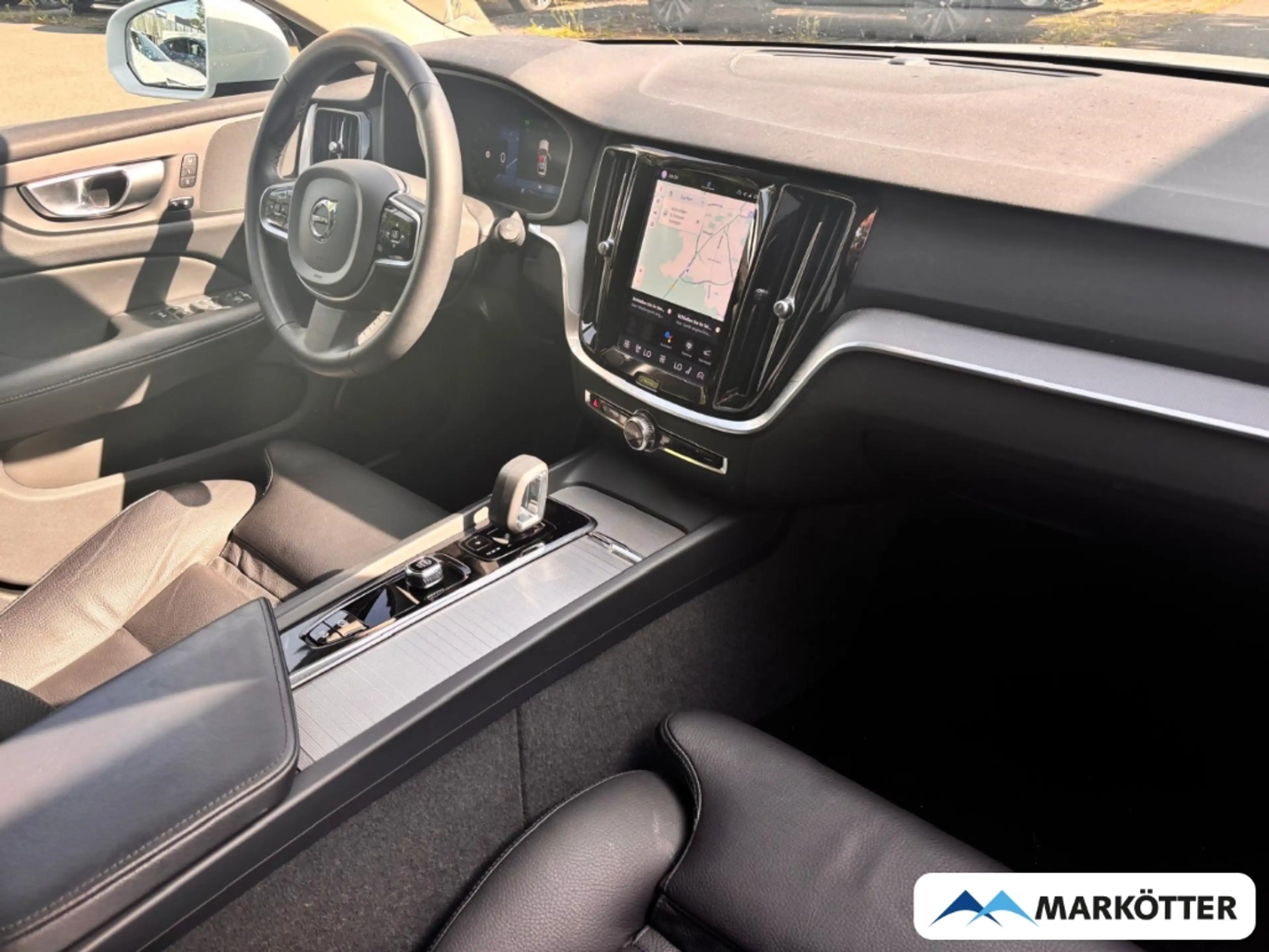 Volvo V60 Cross Country B4 AWD Plus TEMP/SHZ/LH/CAM/MEMORY/LED — photo 12