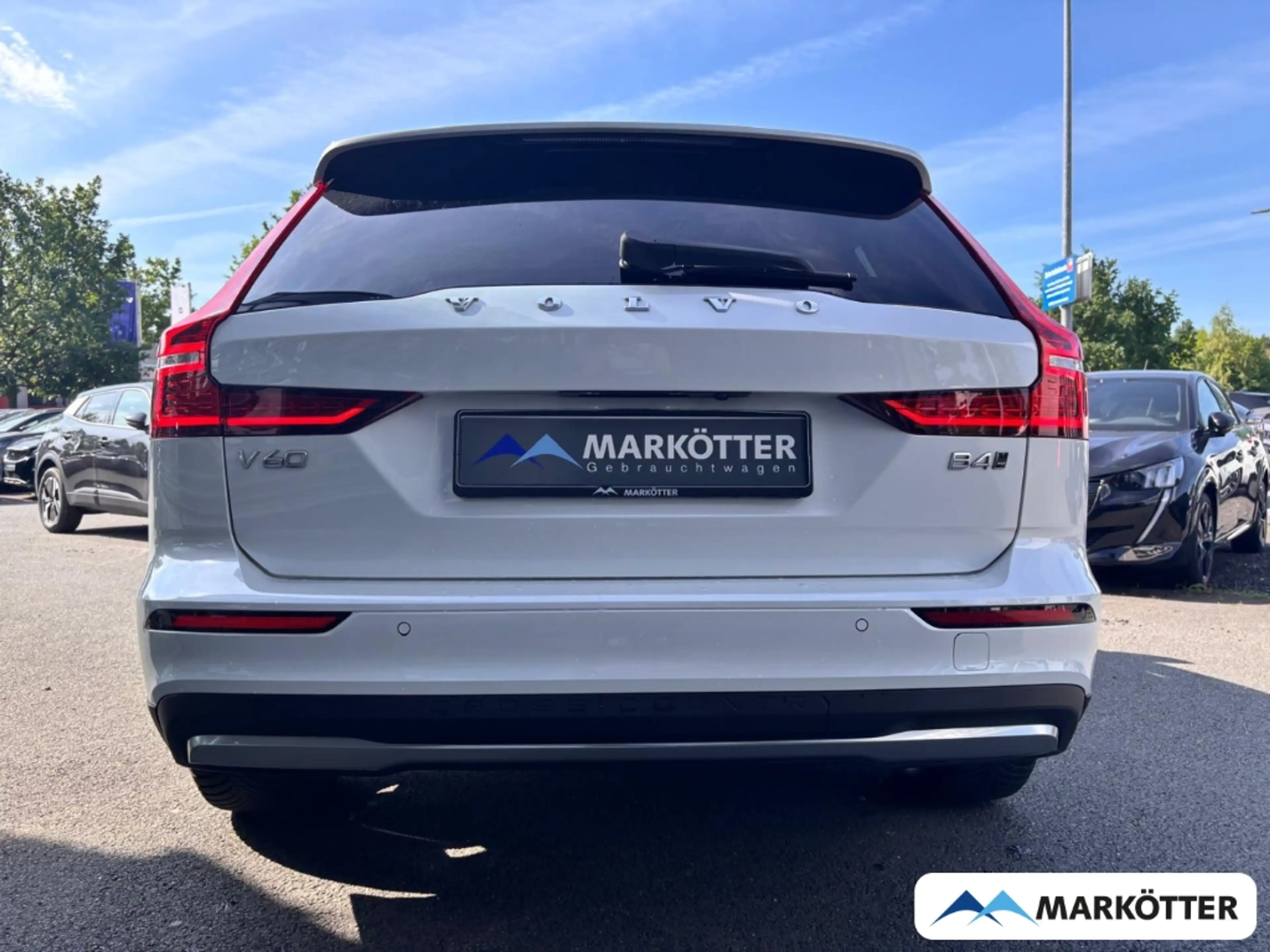 Volvo V60 Cross Country B4 AWD Plus TEMP/SHZ/LH/CAM/MEMORY/LED — photo 5