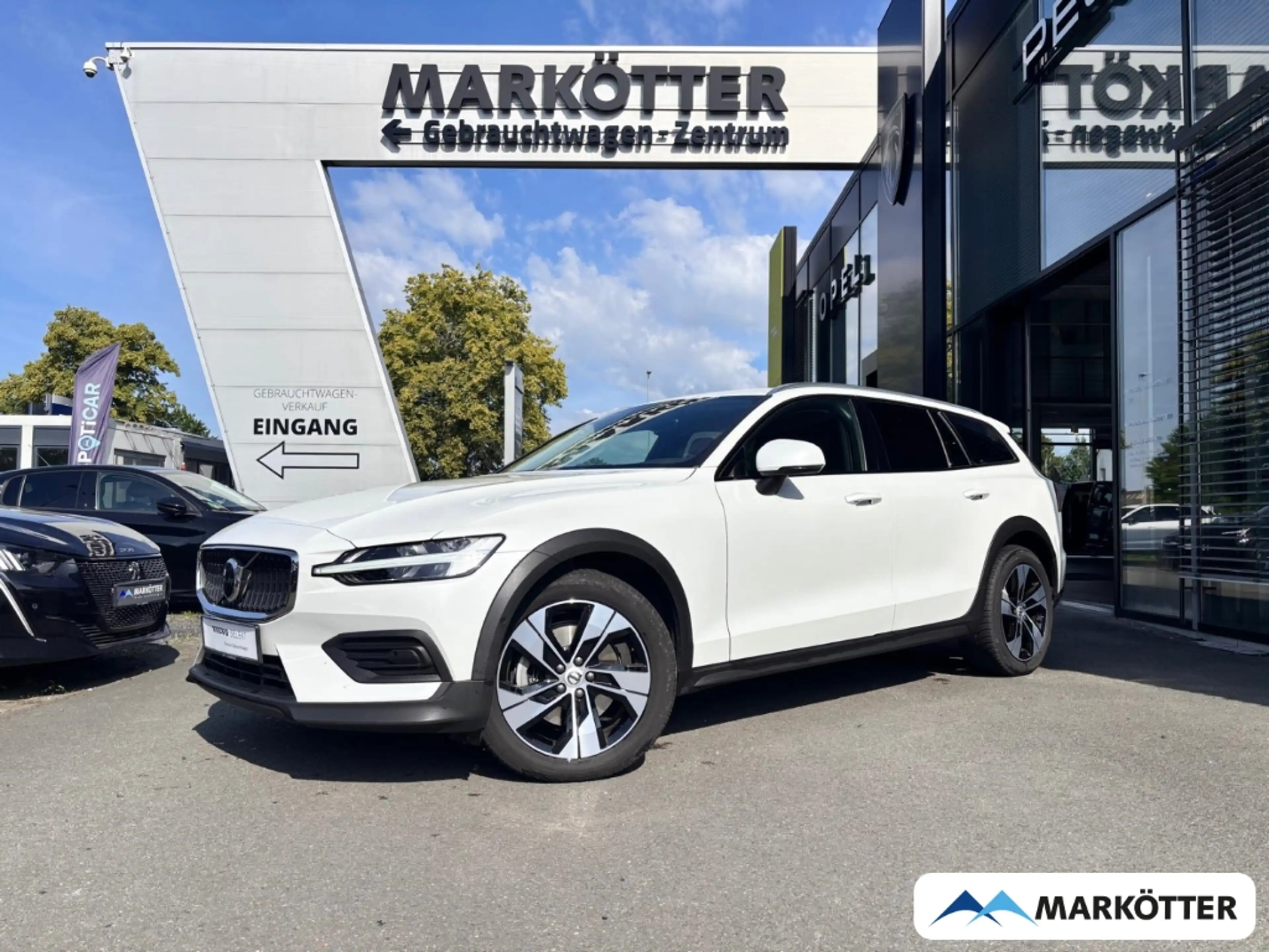 Volvo V60 Cross Country B4 AWD Plus TEMP/SHZ/LH/CAM/MEMORY/LED