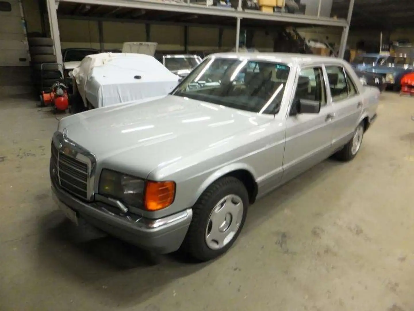 Mercedes-Benz S 260 Grau - 2