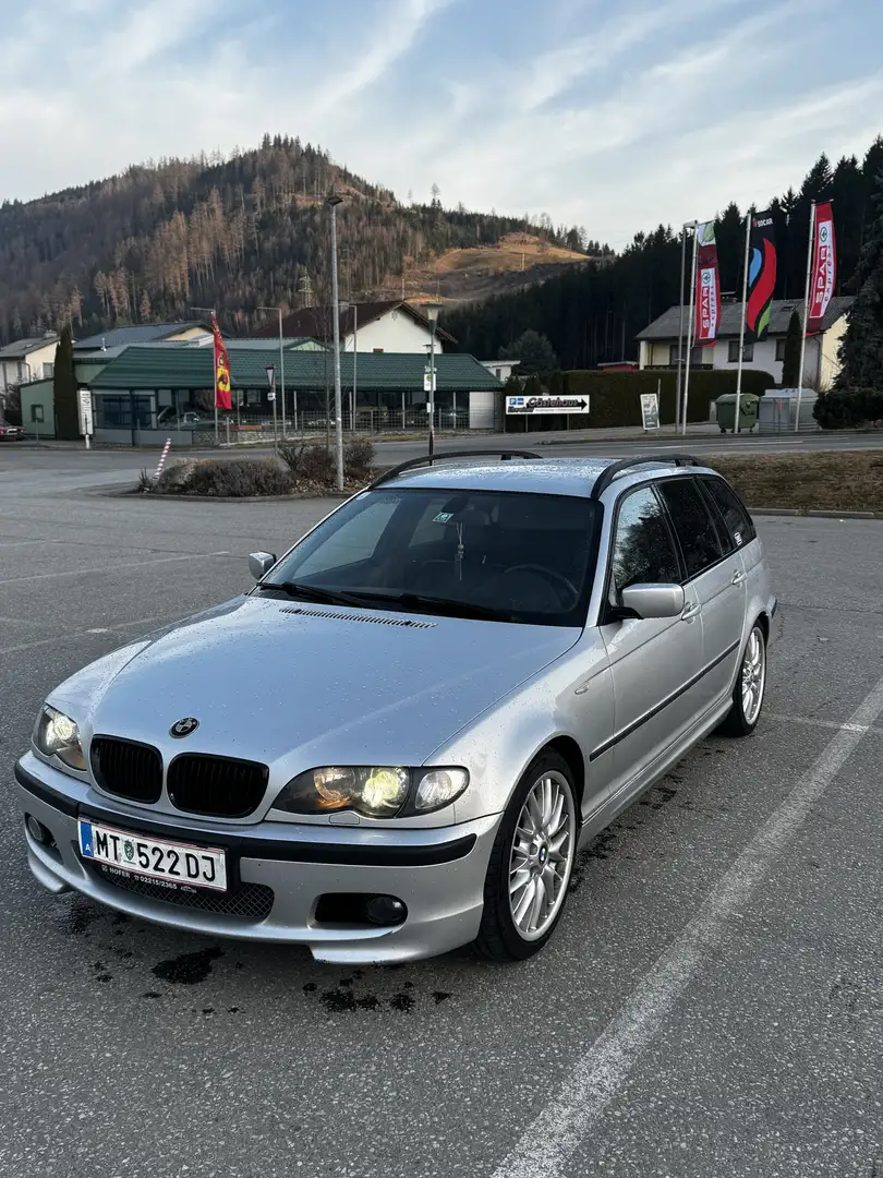 BMW 320 320i touring - 1