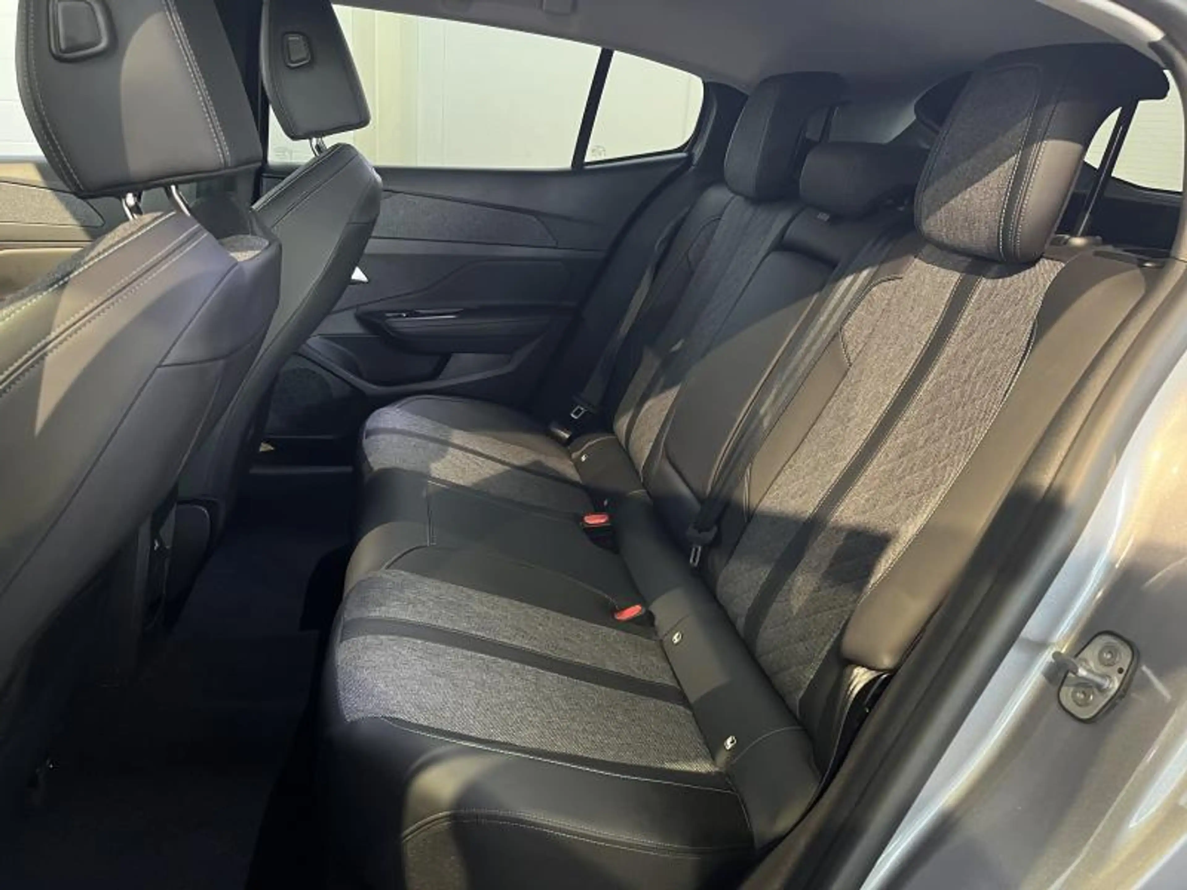 Peugeot 408 ALLURE PACK — photo 15