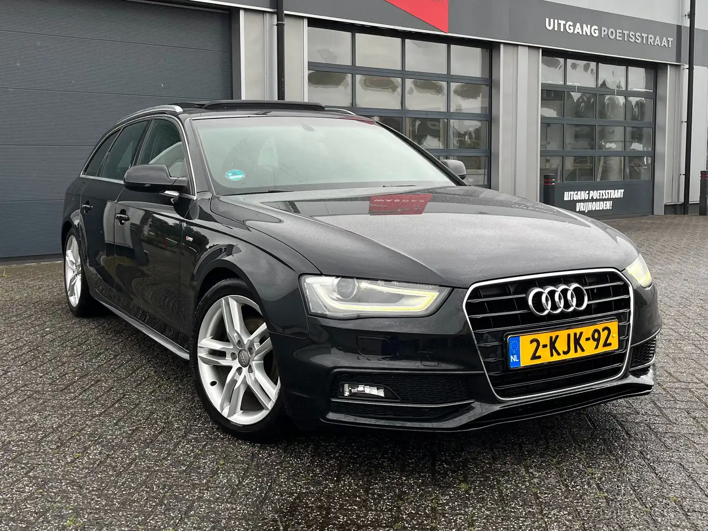 Audi A4 A4 1.8 TFSI Avant SLine Pano/Navi/Cruise Zwart - 2