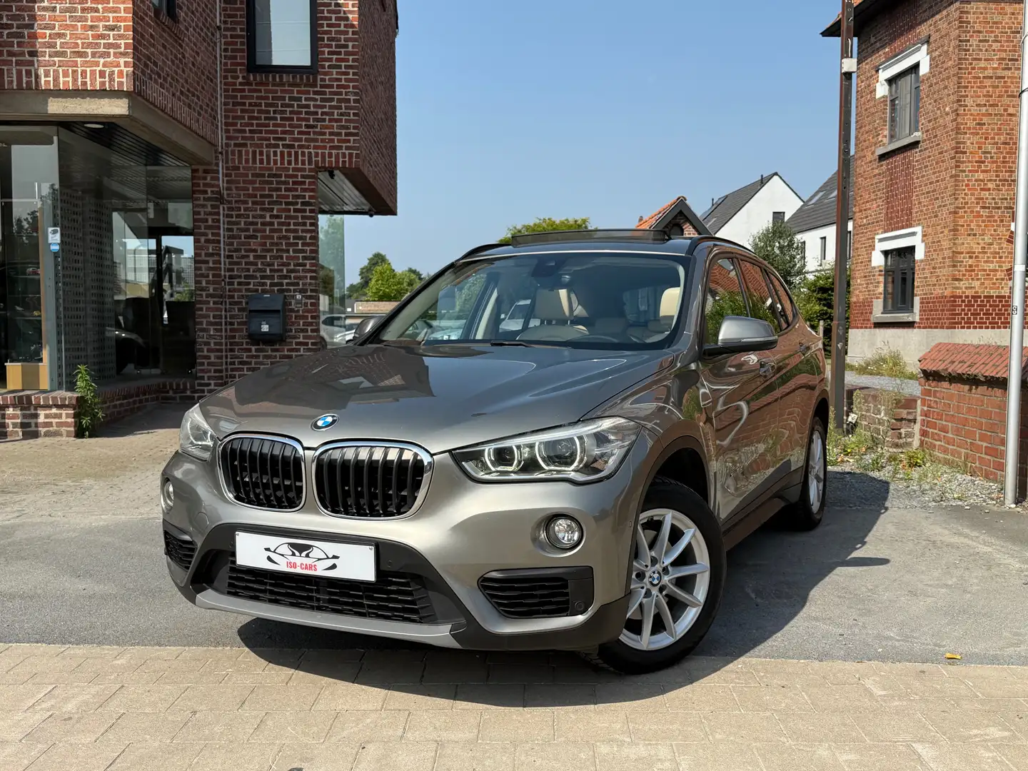 BMW X1 X1 xDrive18d Sport Line // PANO DAK // NAVI // Marrone - 1