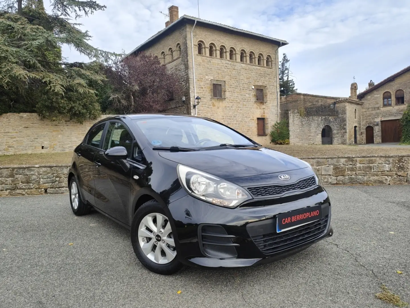 Kia Rio 1.2 CVVT Eco-Dynamics Tech Negro - 1