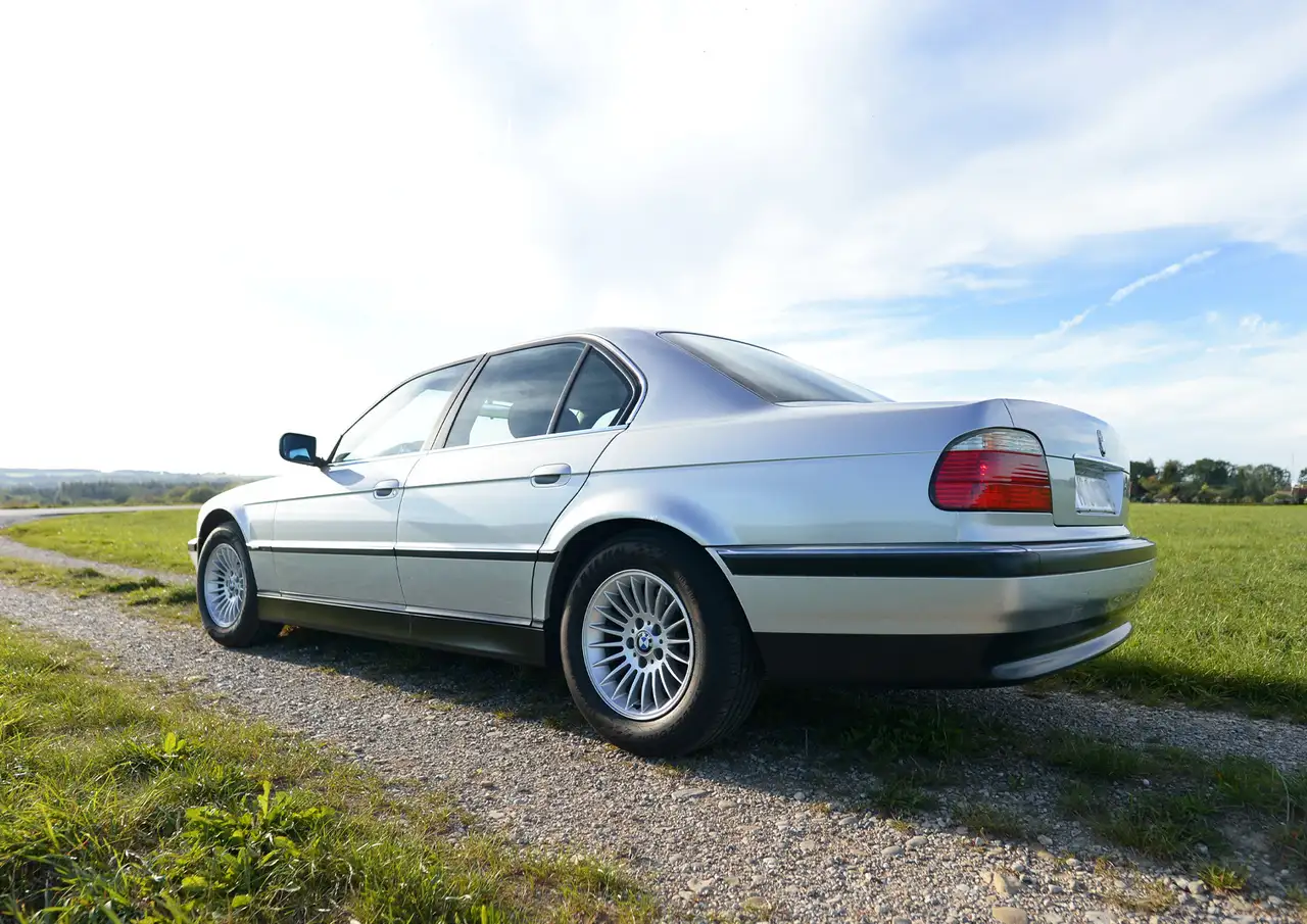 BMW E38 728i Facelift Top Zustand, foto 3