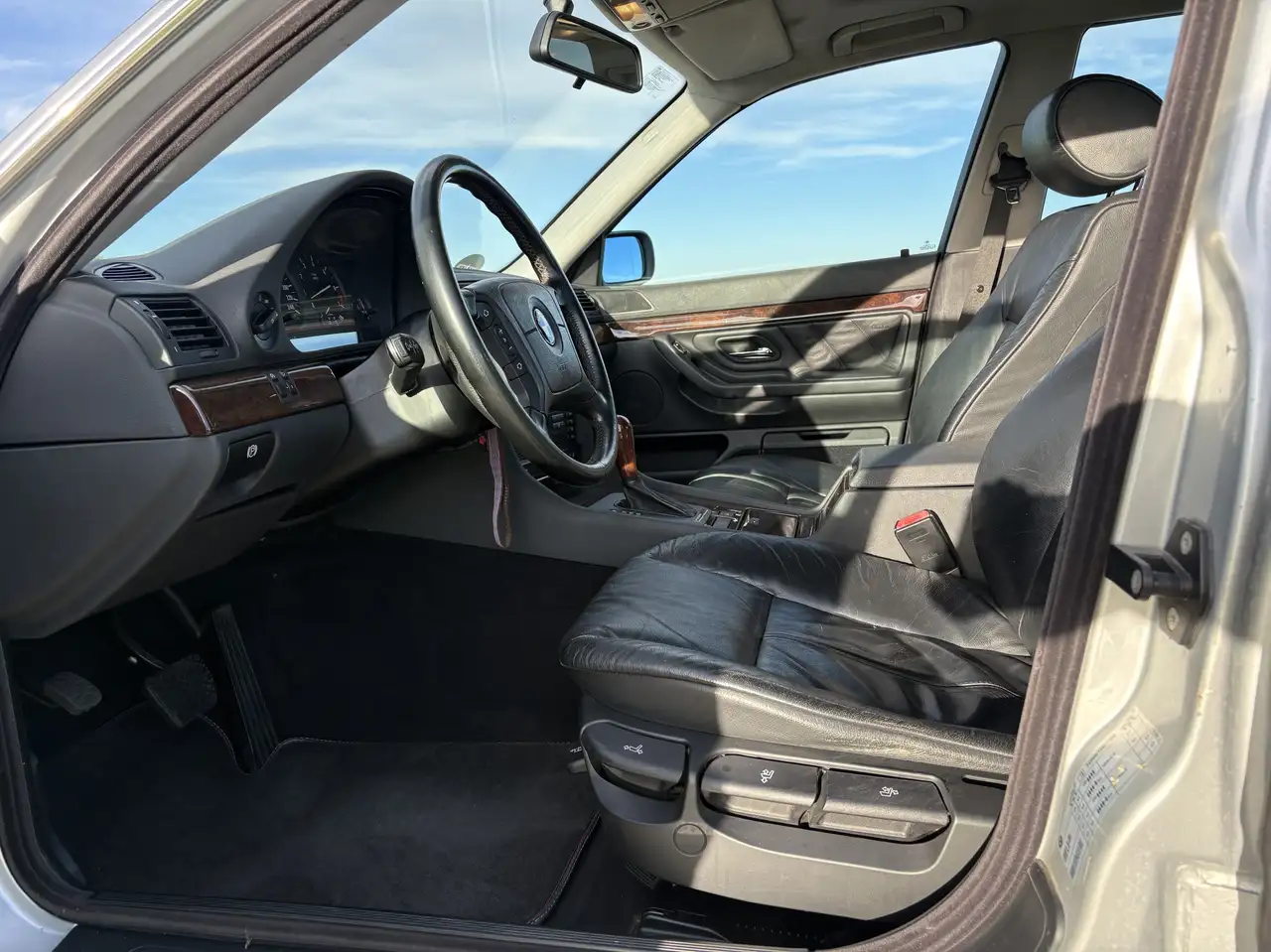 BMW E38 728i Facelift Top Zustand, foto 10