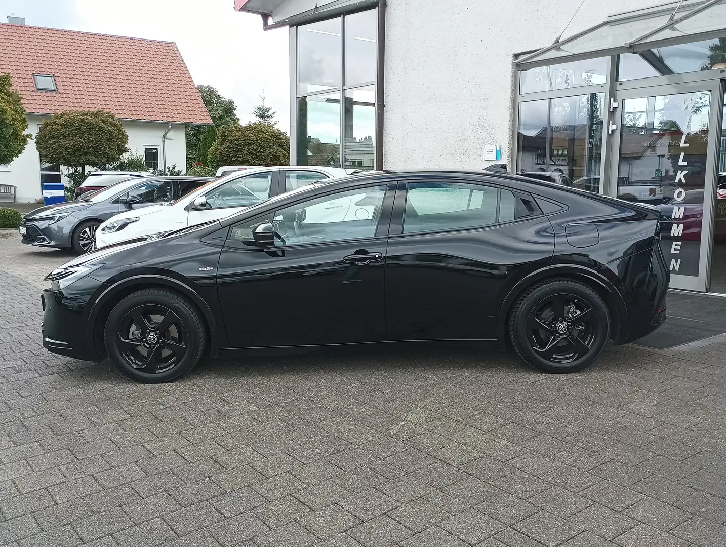 Toyota Prius Plug-in Hybrid Executive Schwarz - 2