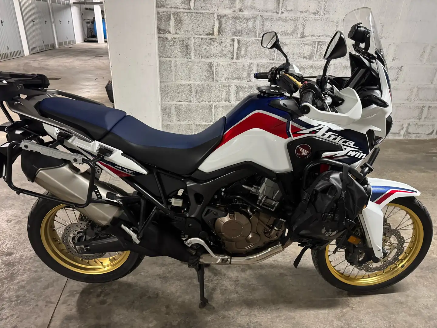 Honda CRF 1000 Tricolor - 2