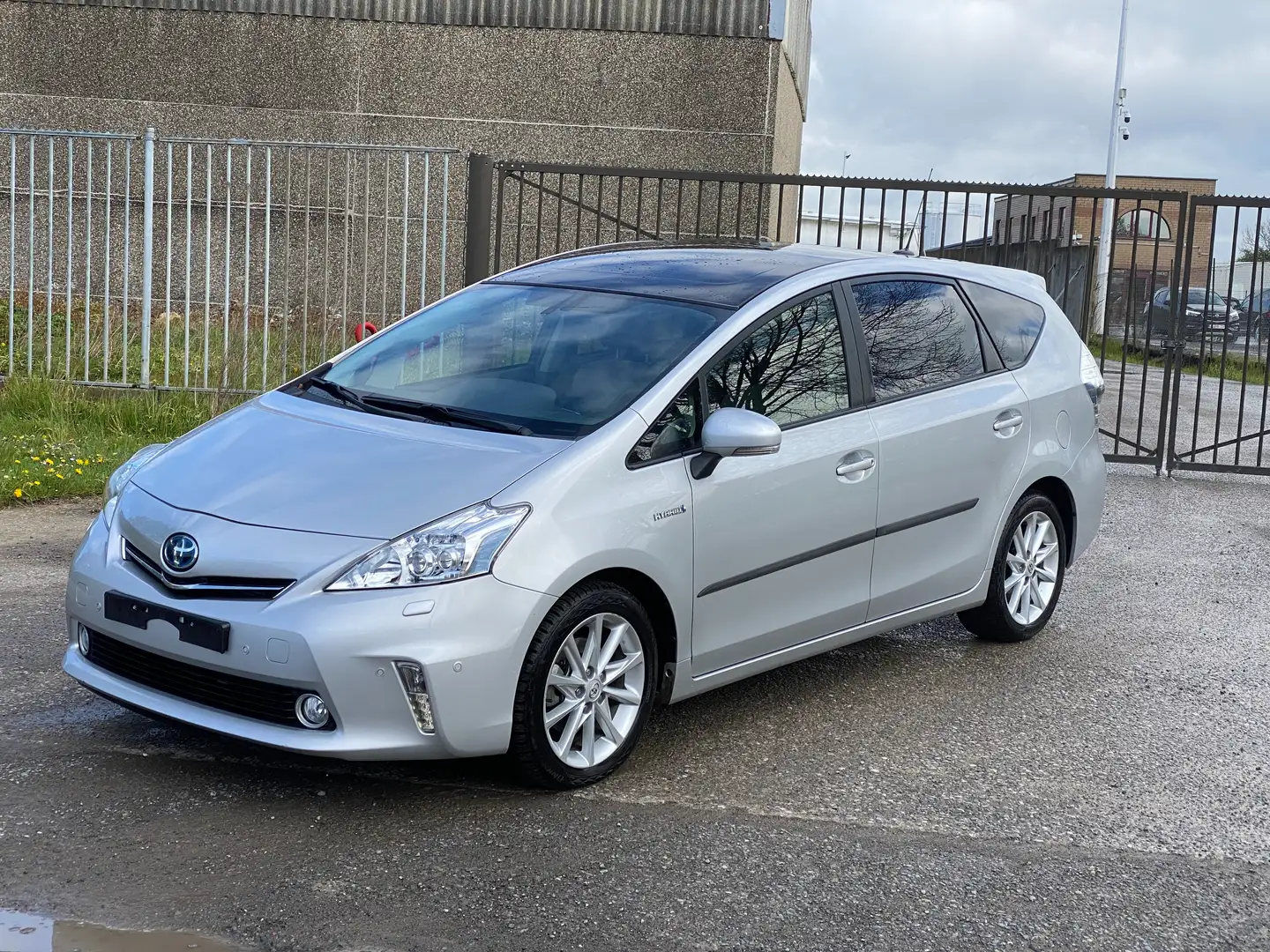 Toyota Prius+ 1.8i VVT-i Hybrid Lounge 7 places         20.OOOKM Grigio - 1