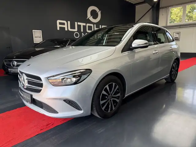 Mercedes-Benz B 180 Style 1 Hand/Multibeam/Panorama/Auto/Navi