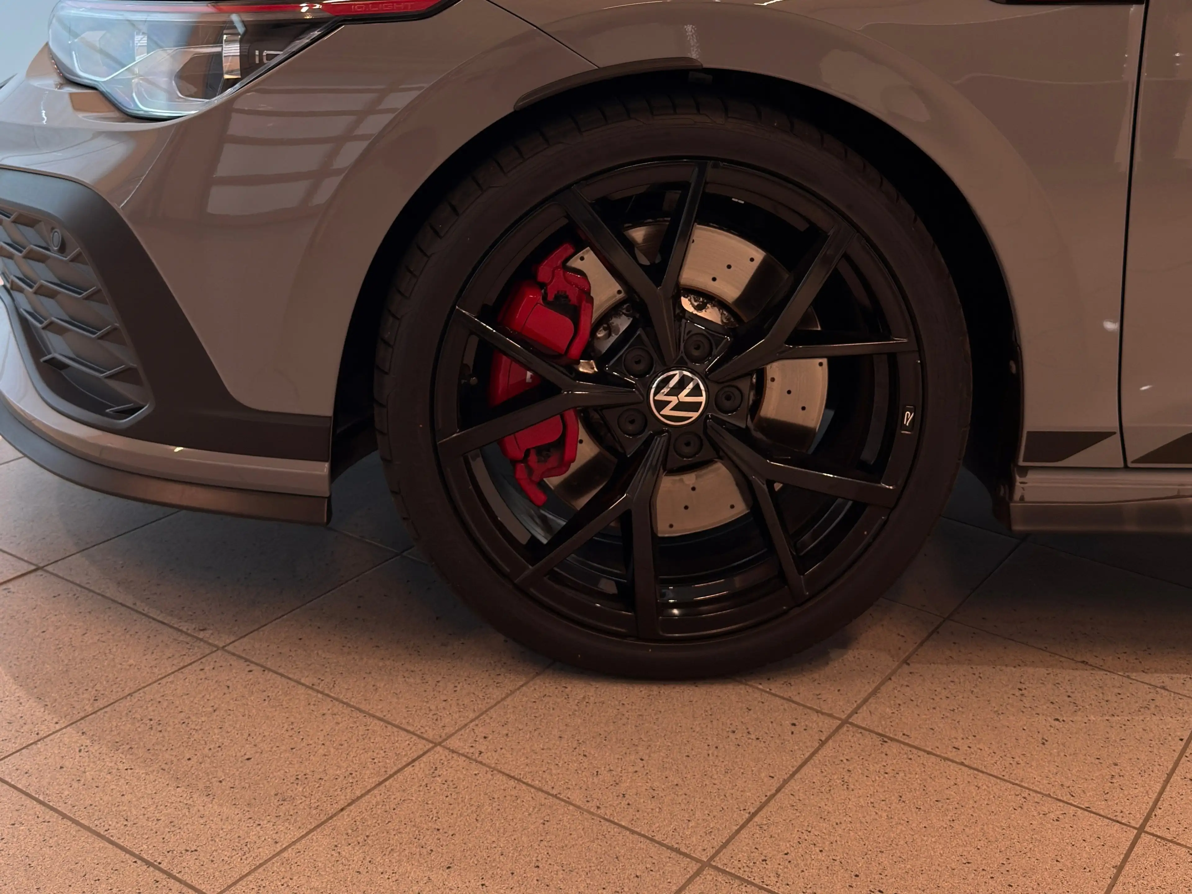 Volkswagen Golf GTI VIII 2.0 TSI Clubsport — photo 4