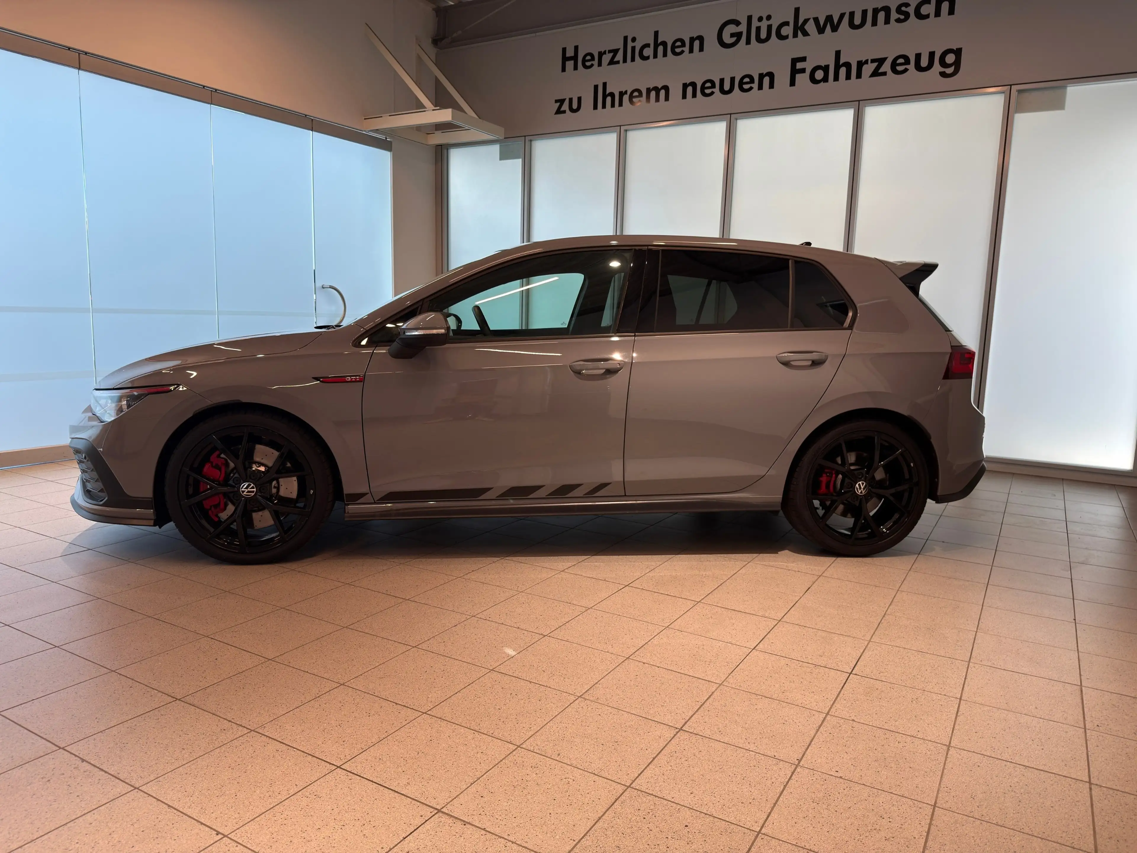 Volkswagen Golf GTI VIII 2.0 TSI Clubsport — photo 5