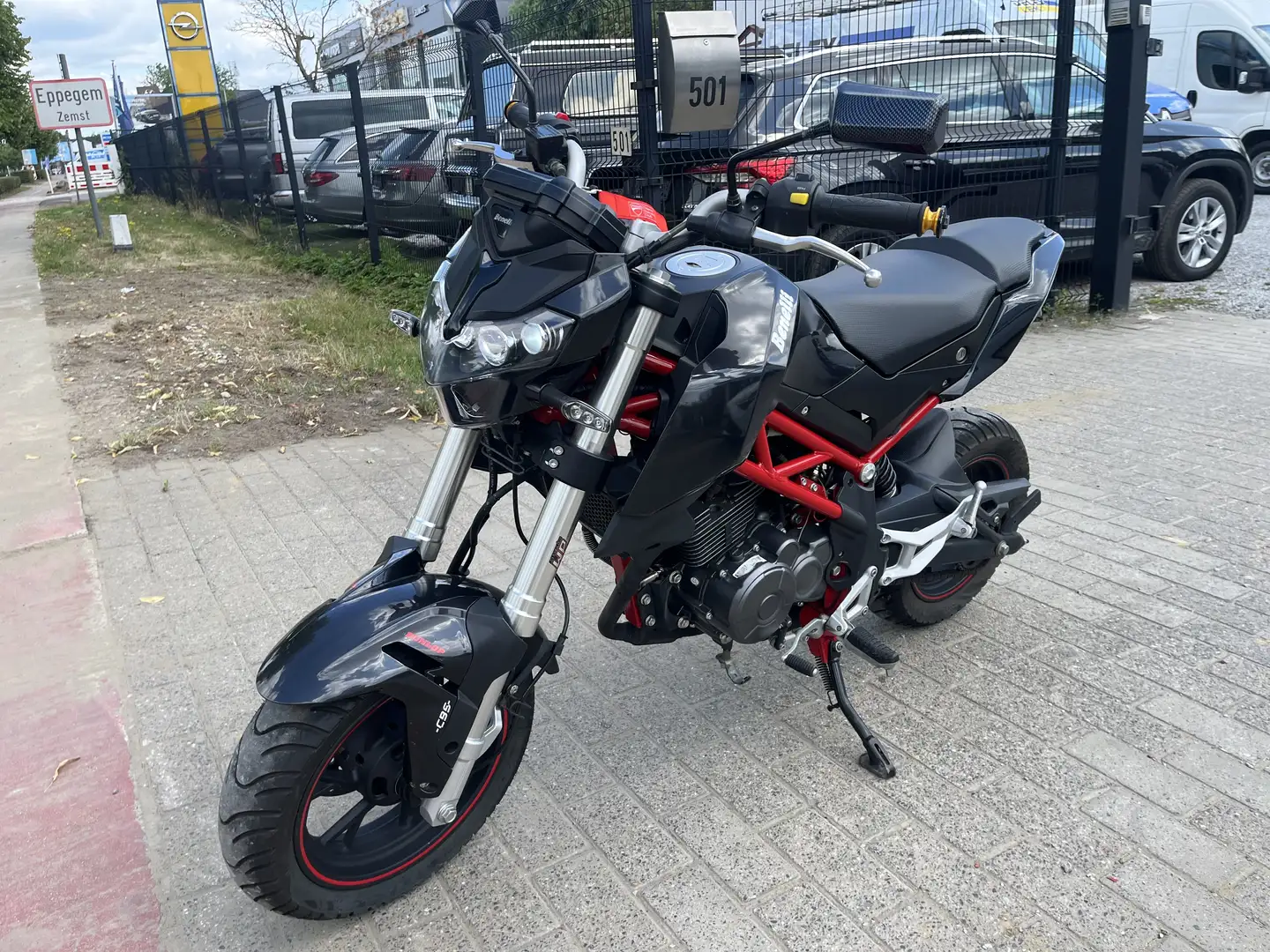 Benelli TNT 125 Negro - 2