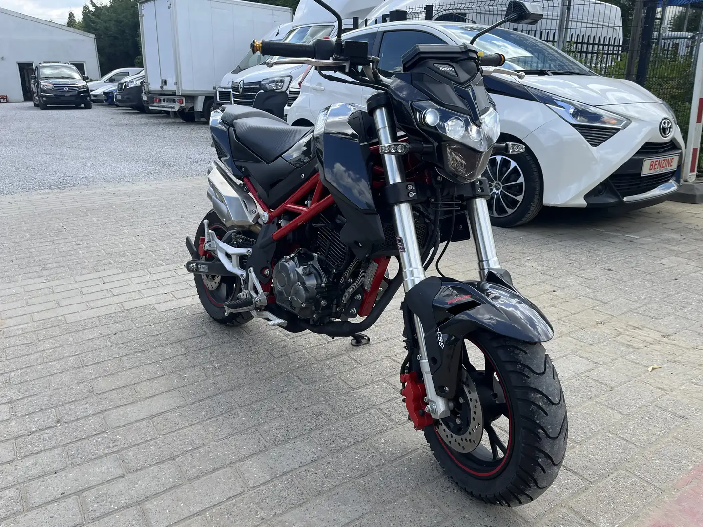 Benelli TNT 125 Negro - 1