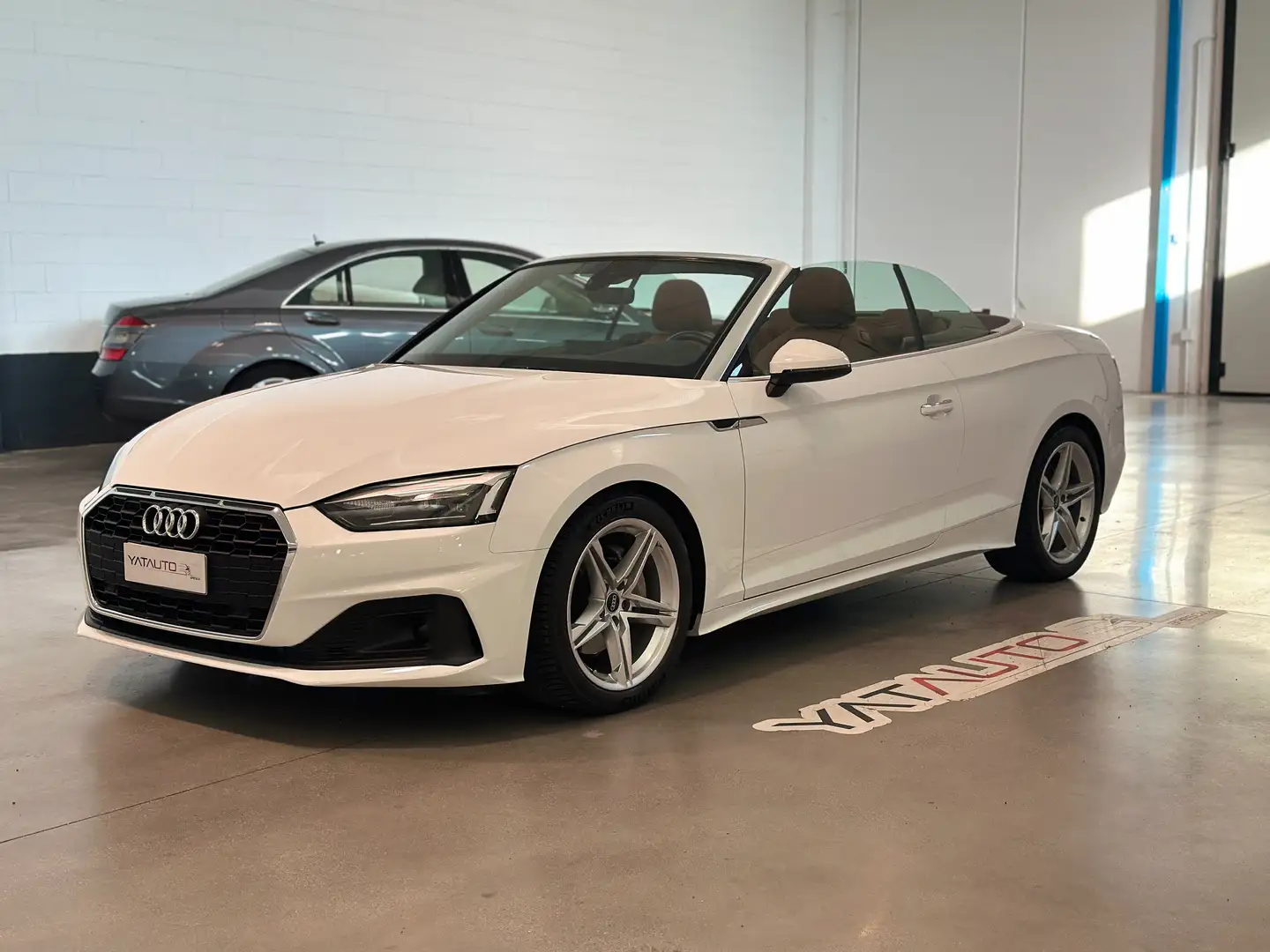 Audi A5 A5 II 2020 Cabrio 40 2.0 tfsi mhev 204cv s-tronic Bianco - 1
