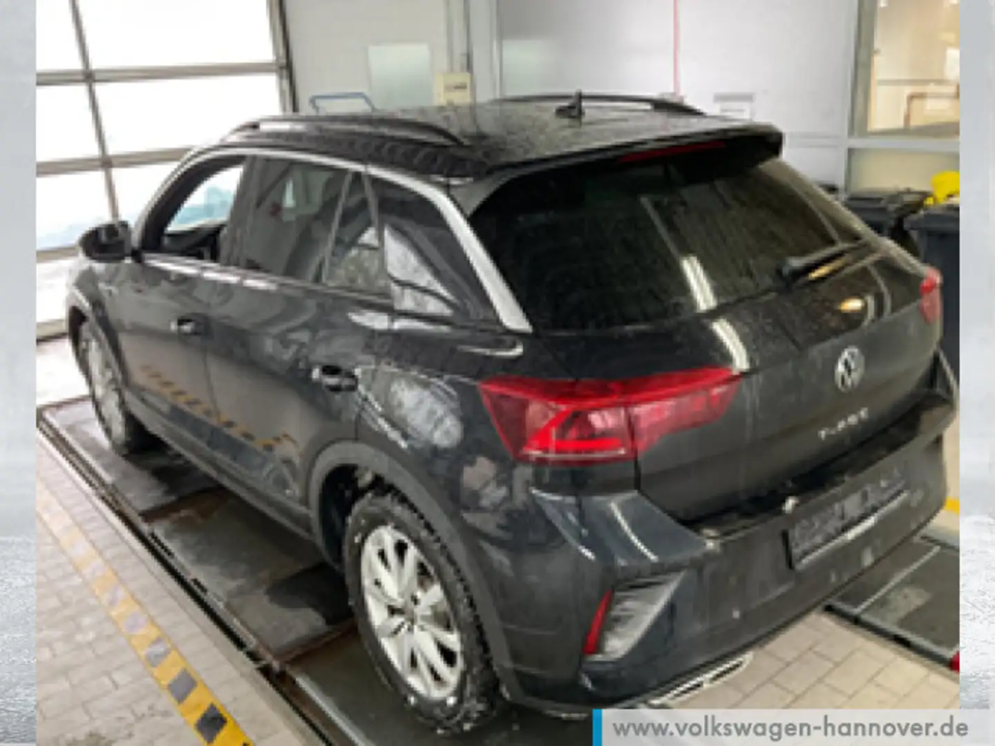 Volkswagen T-Roc 1.5 TSI DSG R-Line ACC Kamera DigCockpit N Schwarz - 2