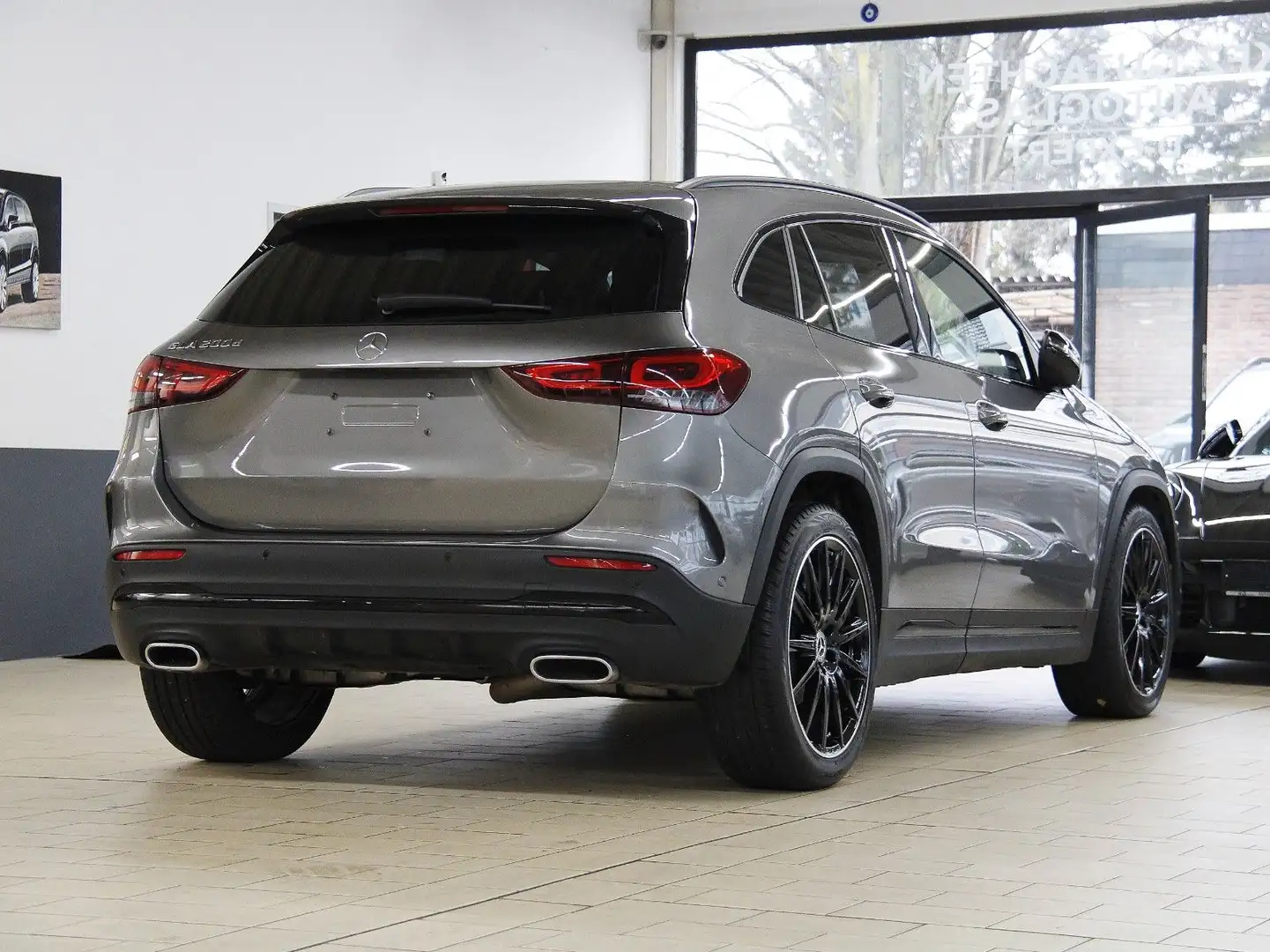 Mercedes-Benz GLA 200 GLA200d AMG NiGHT *KAMERA*PANORAMA*20"AMG* Gris - 2
