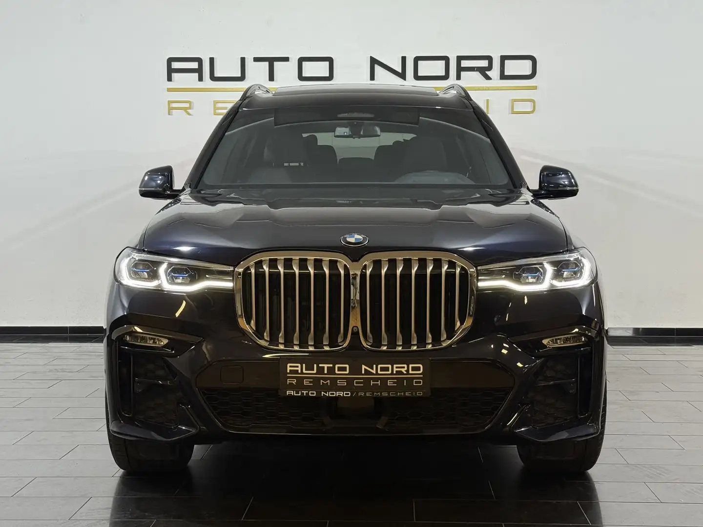 BMW X7 xDrive 40i M-Sport*Sky-Lounge*Memory*Laser* Schwarz - 2